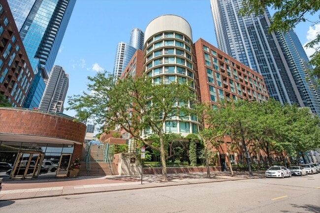 Building Photo - 480 N McClurg Ct