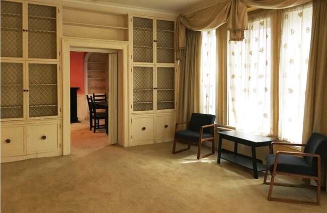 Photo - 275 S River St