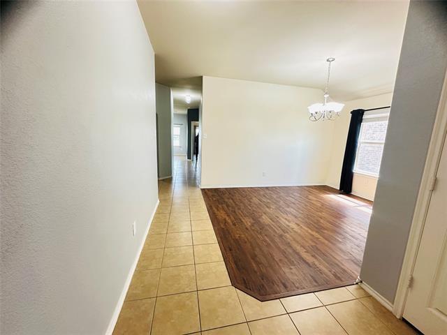 Photo - 905 Golden Bear Ln