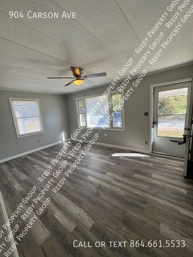 Photo - 904 Carson Ave