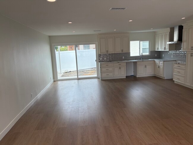 Photo - 2641 Elden Ave