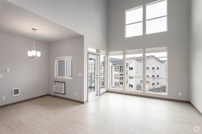 1BR, 1BA - 782SF