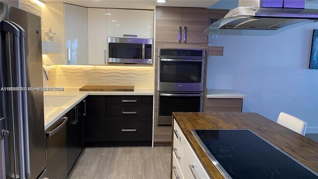 Photo - 19390 Collins Ave Unit 424