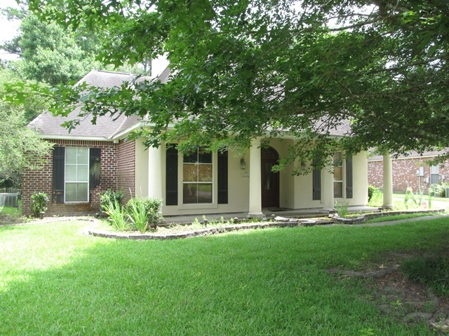 WHITE OAK ESTATES-SOUTHEAST BATON ROUGE! - WHITE OAK ESTATES-SOUTHEAST BATON ROUGE! House