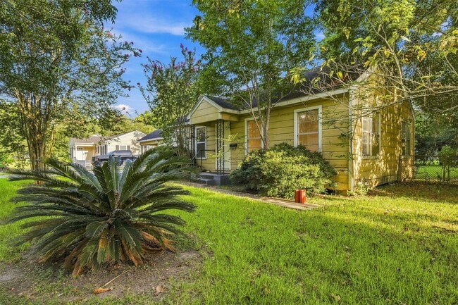 Photo - 1914 Oaklawn Dr