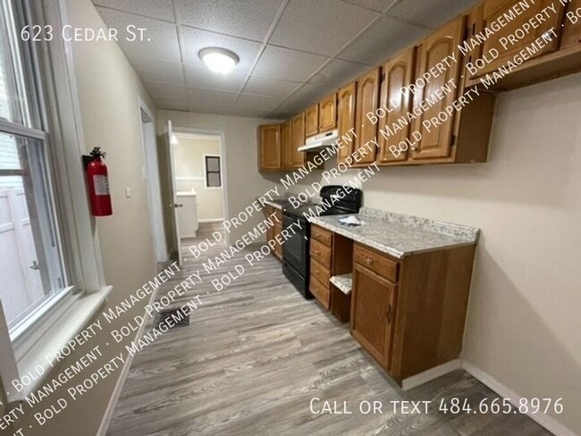 Photo - 623 Cedar St