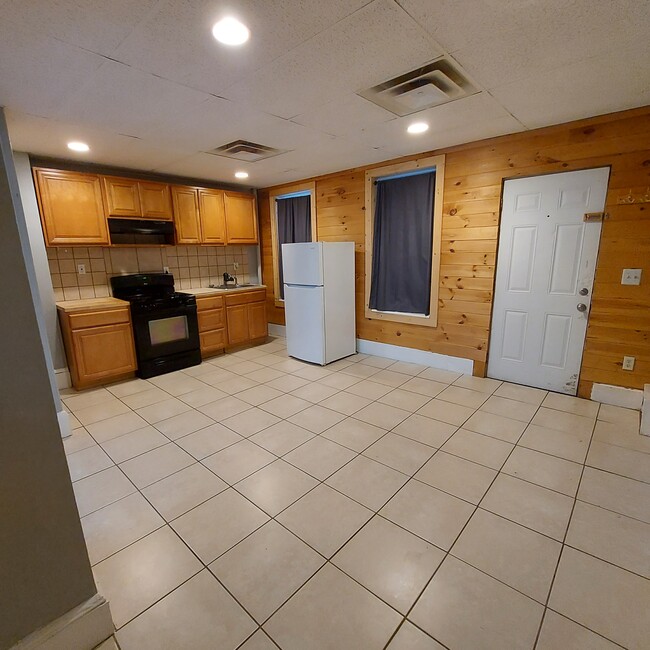 Building Photo - Riverview Apartments Unit 21B Morris