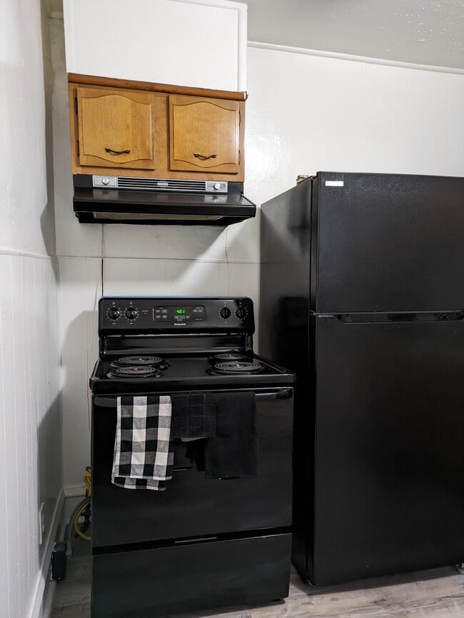 Photo - 12216 Parkhill Ave Unit Lower