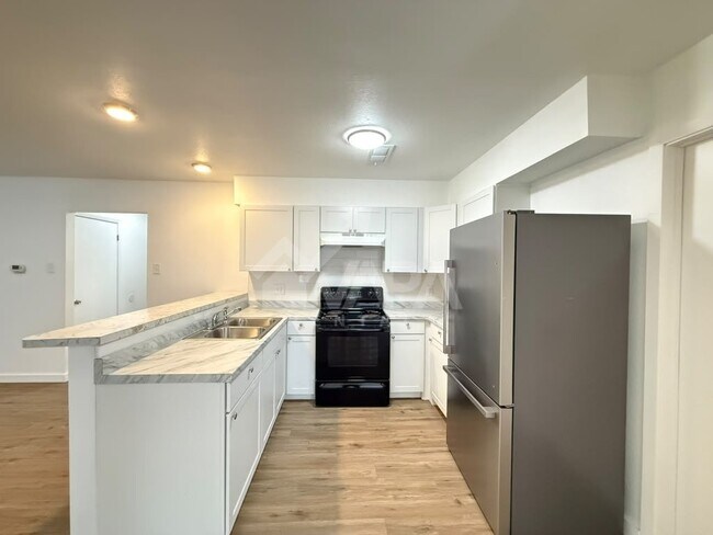 Photo - 415 Solar Dr