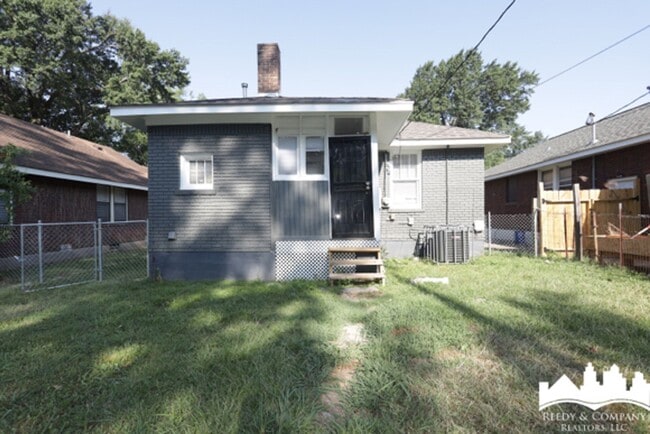 Photo - 922 Garland St