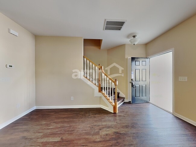 Photo - 405 Birch Run Dr