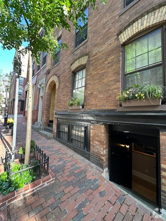Building Photo - 62 Phillips St Unit 0 Rental