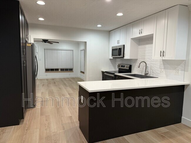 Photo - 5505 S Lois Ave