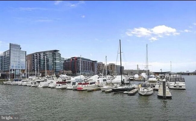 Photo - 700 7th St SW Unit 417