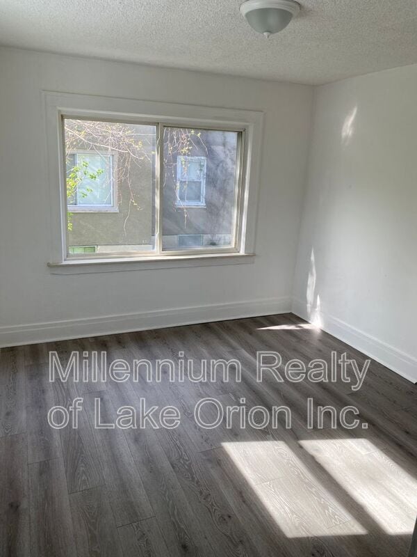 Photo - 638 Joslyn Ave