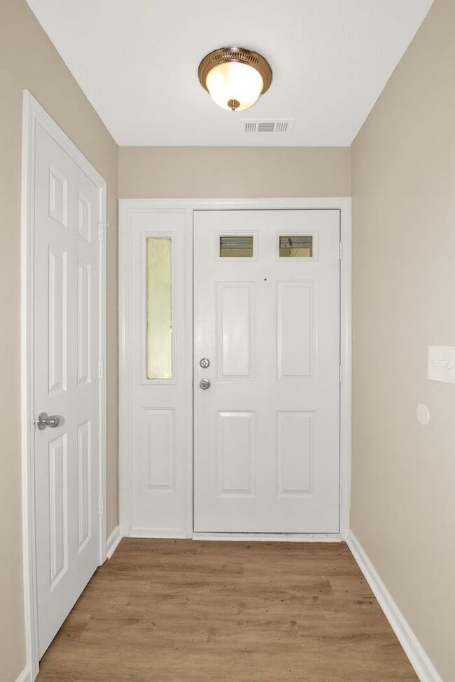 Photo - 5 Ashwood Cir