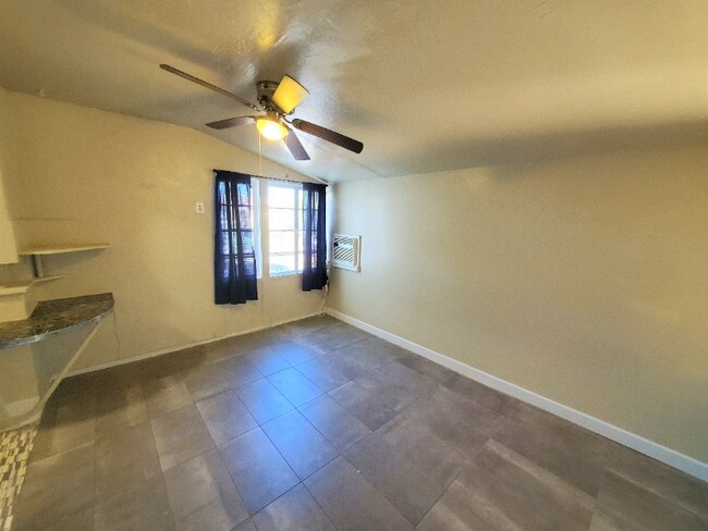 Photo - 309 W Jacinto St Unidad 2