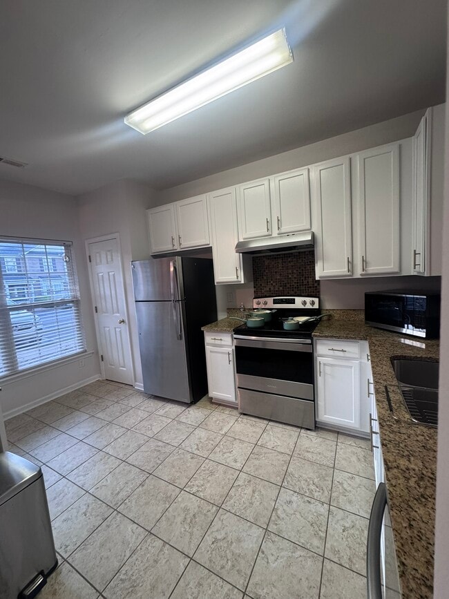 Kitchen 2 - 612 Graythorn Ln