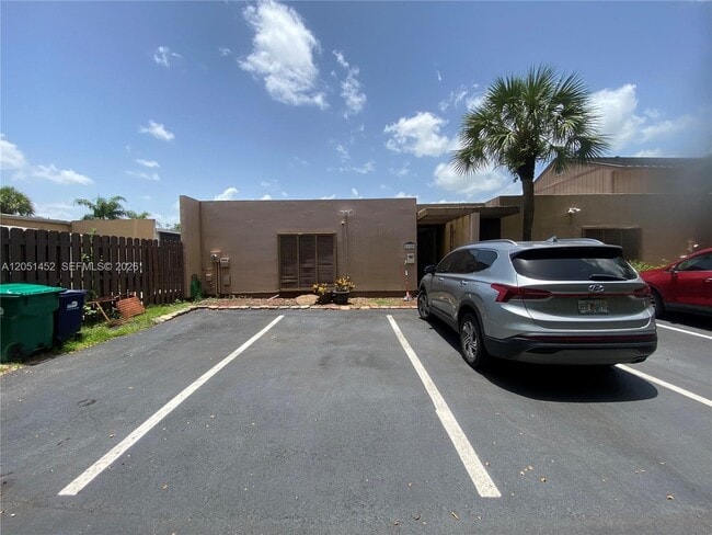 Building Photo - 16100 Kilmarnock Dr