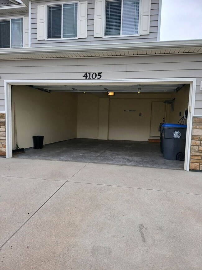 Photo - 3 Bedroom 2.5 Bath Townhome in Saddle Ridge!!!
