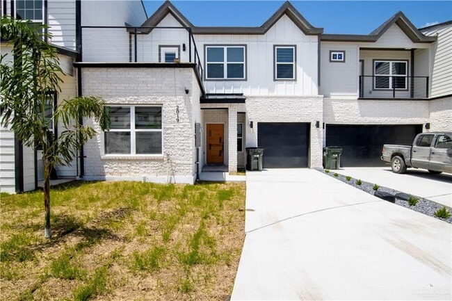 Building Photo - 23 Cassandra St Rental