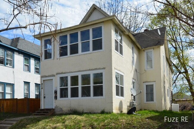 Building Photo - 816 Queen Ave N