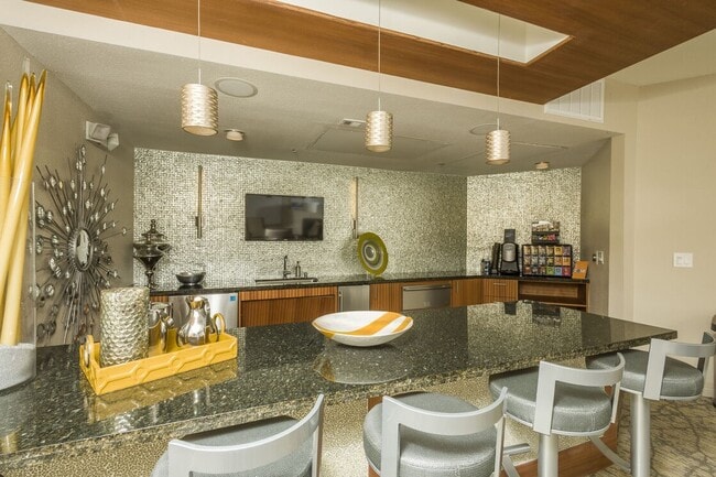 Photo - 5800 Woodway Dr