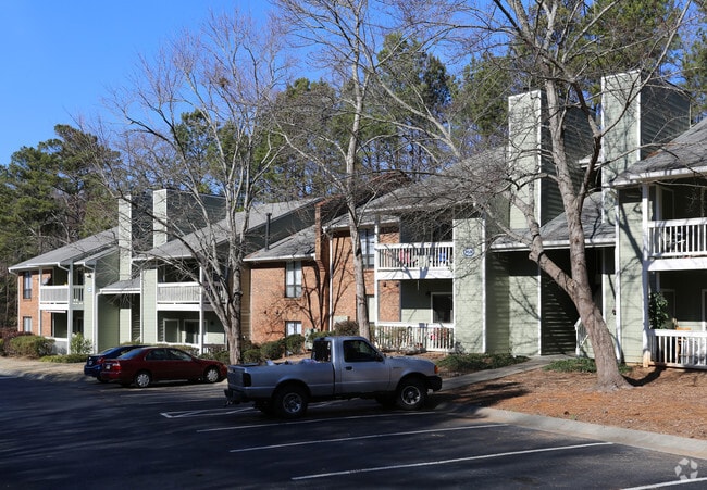 Waldan Pond Apartments - Waldan Pond