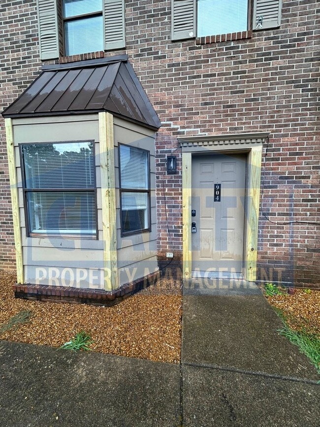 Photo - Excellent CLEVELAND NW location!