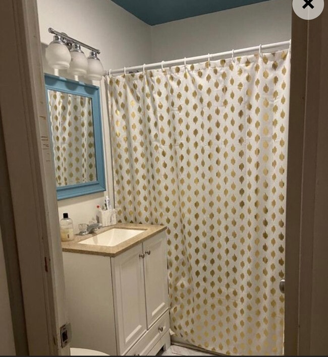 Photo - 381 Alena St