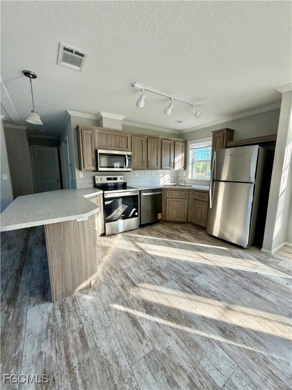 Building Photo - 105 W Marimba Cir