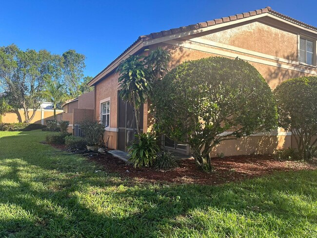 Photo - 2121 NW 99th Way