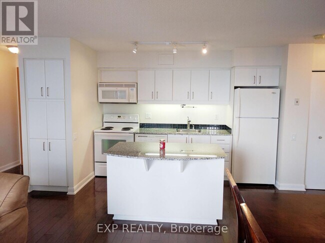 Photo - 33 Sheppard Ave E Unité 2806