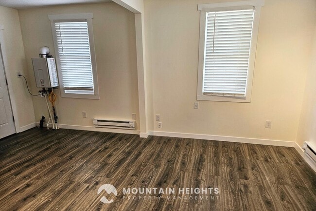 Photo - 1074 E Kensington Ave