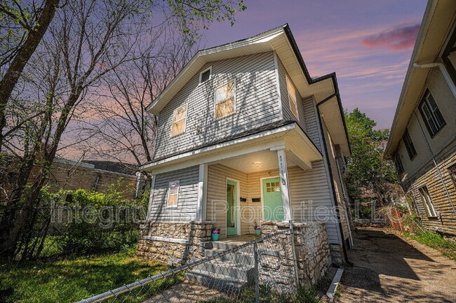 Building Photo - 1116 E 45th St Unit B