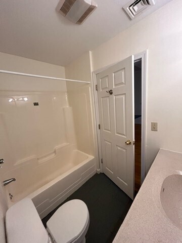 Photo - 23 Grove 2L Grv Unit 2L