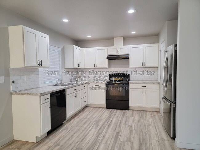 Photo - 412 Whitefish Ln