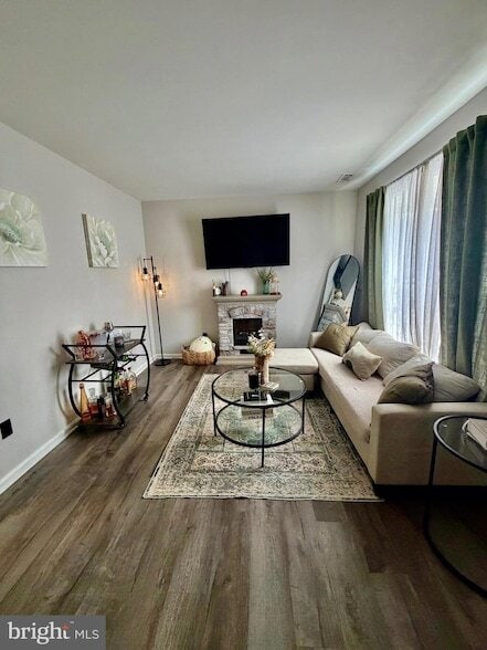 Photo - 415 Strathaven Ct