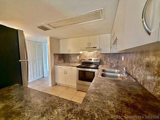 329 Gulfstream Rd