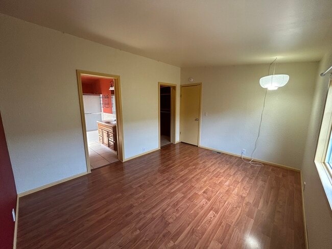 Photo - 554 Sanford Ave