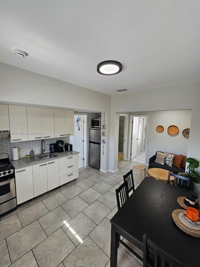 Photo - 2224 SW 11th St Unit 3