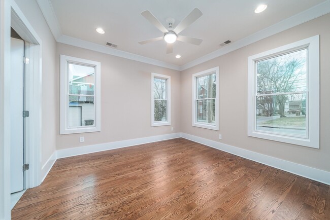 Photo - Experience the best of urban living in this stunning 3BR/3.5BA home in the highly sought-after Ge...