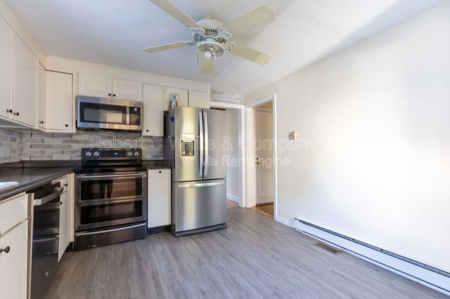 Photo - 183 Thompson Rd