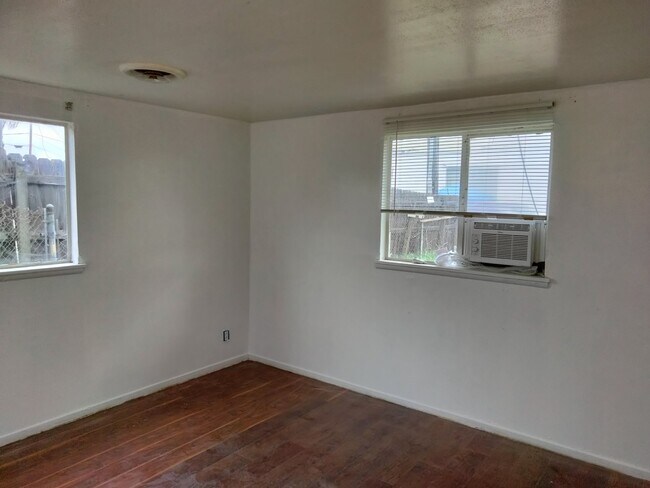 Photo - 1182 E Pasadena St Apartamentos Unidad C