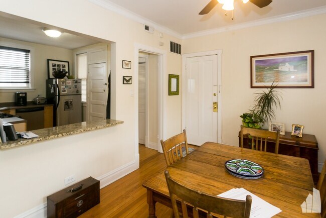 Photo - 3538 W Grace St Unit 2E