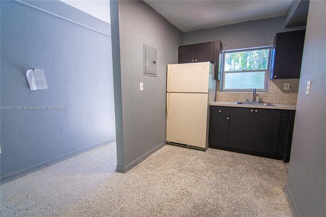 Photo - 2000 NW 29th St Unit 6