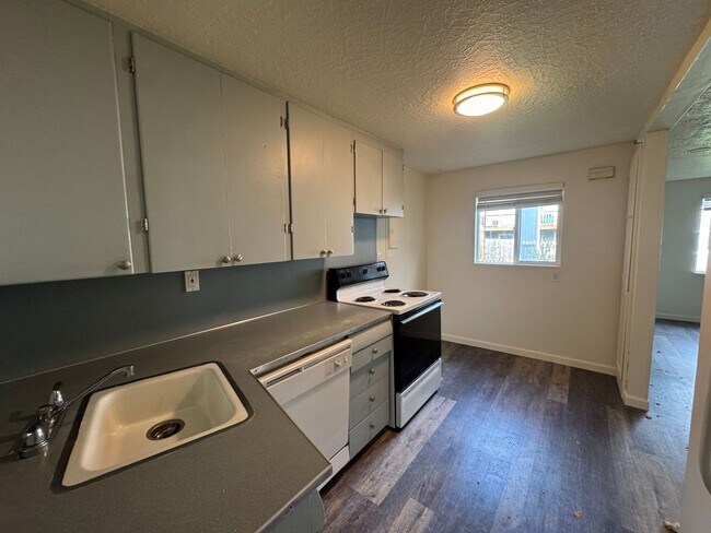 Photo - Luradel Duplex Unidad 4718 SW Luradel