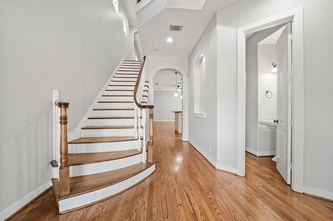 Photo - 1448 Nashua St