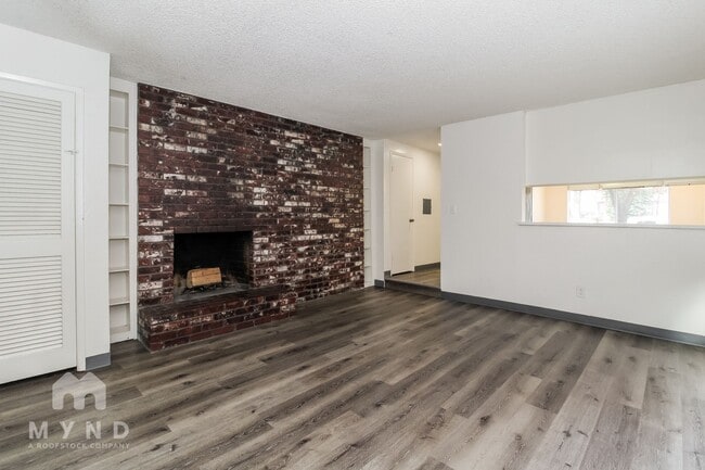 Photo - 715 19th St Unidad 1