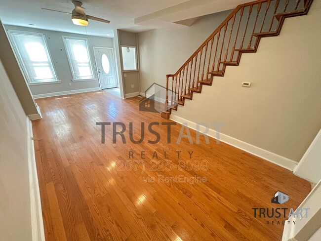 Photo - 1841 E Clementine St